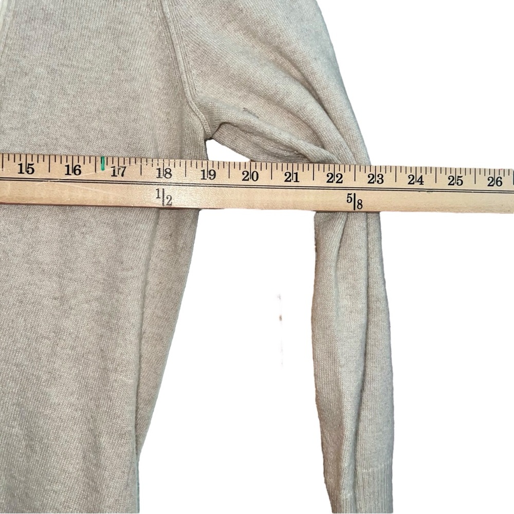 Banana Republic Luxury Cashmere Blend Sweater Size Medium - Picture 8 of 9